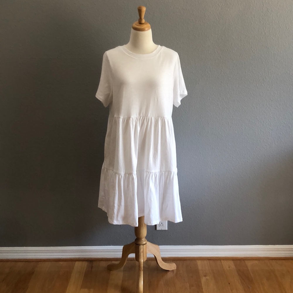 Womens White Short Three-Tiered Cotton Dress with POCKETS! New without tags